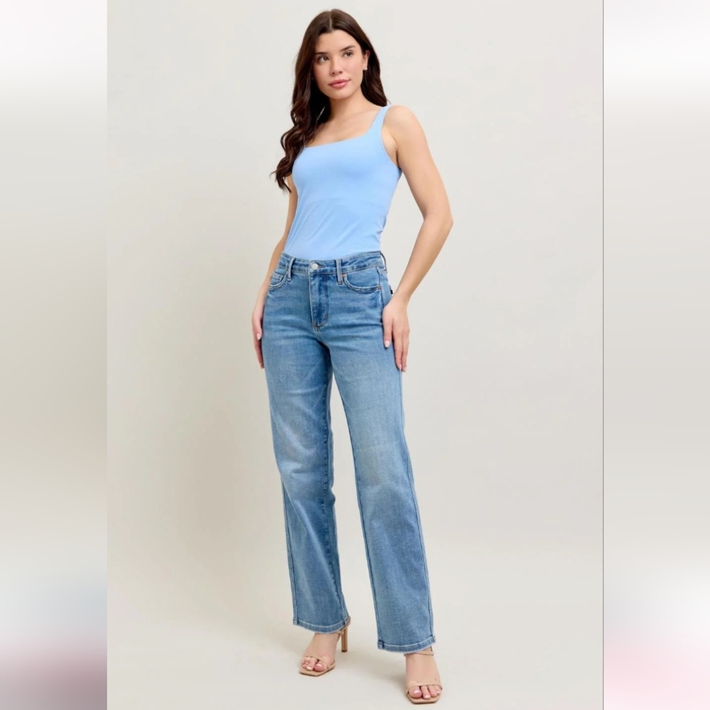 Judy Blue Mid Rise Medium Vintage Wash Tummy Control Straight Leg Jeans NWT